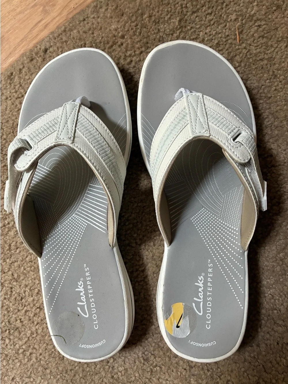 Clarks Cloudsteppers Women's Grey/White Flip Flop Sandals size 7. New - Picture 1 of 5
